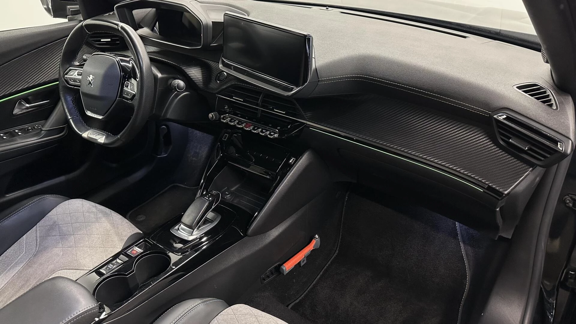 Hoofdafbeelding Peugeot e-2008