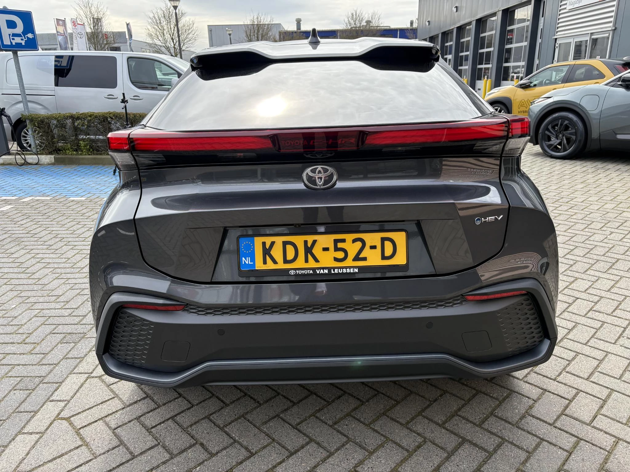 Hoofdafbeelding Toyota C-HR