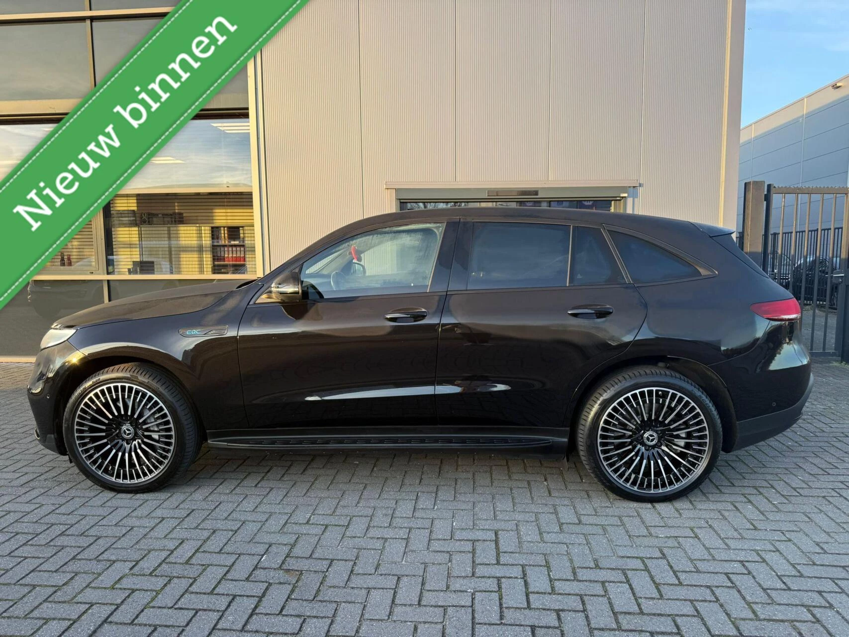 Hoofdafbeelding Mercedes-Benz EQC