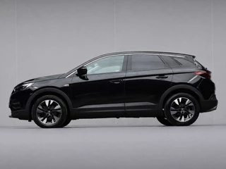 Hoofdafbeelding Opel Grandland X Opel Grandland X 1.2 Turbo Innovation Sport (APPLE CARPLAY,NAVI,CAMERA,CLIMATE,CRUISE,GETINT,LED,SPORTSTOELEN,LM VELGEN)