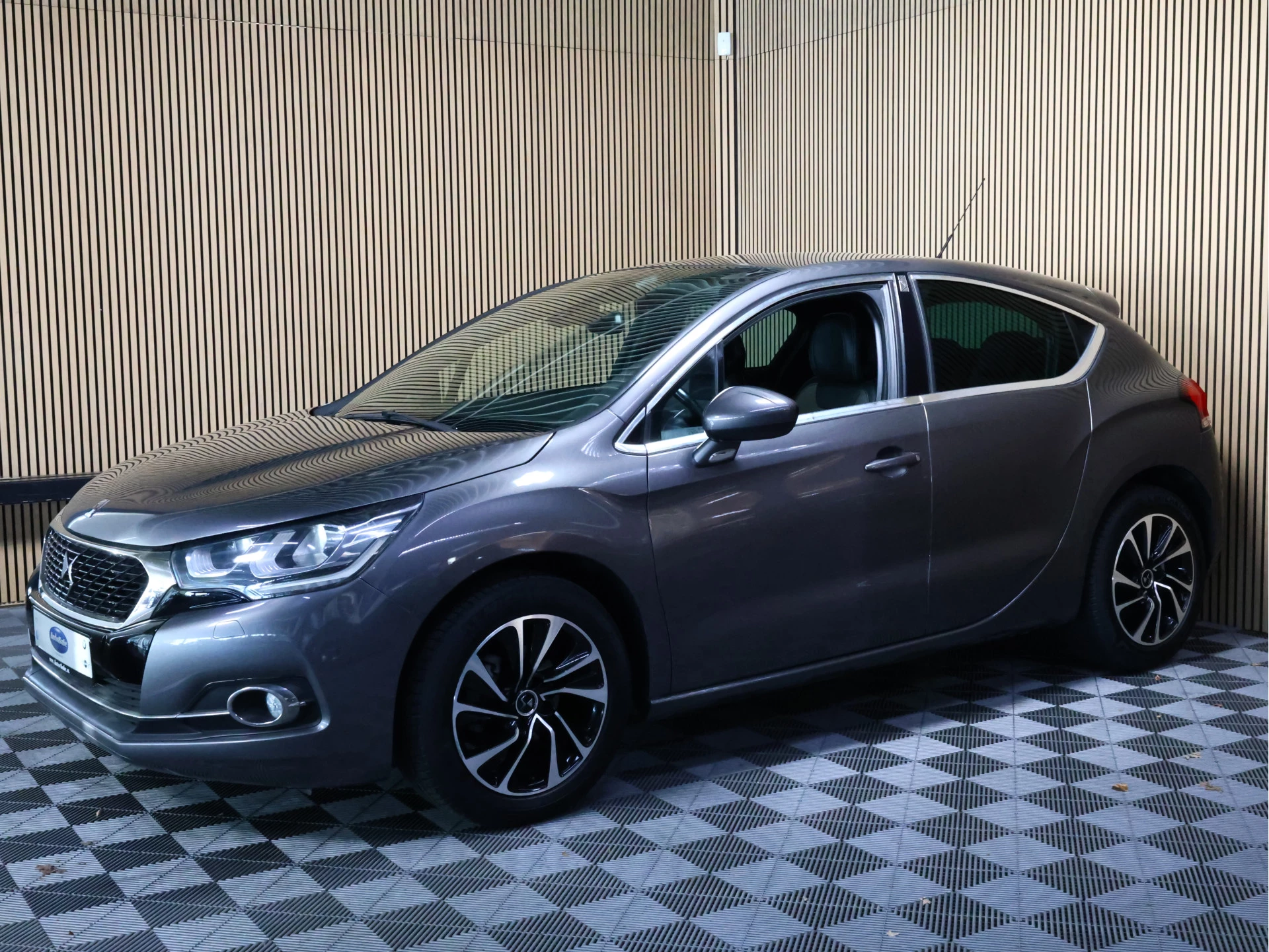 Hoofdafbeelding DS DS 4