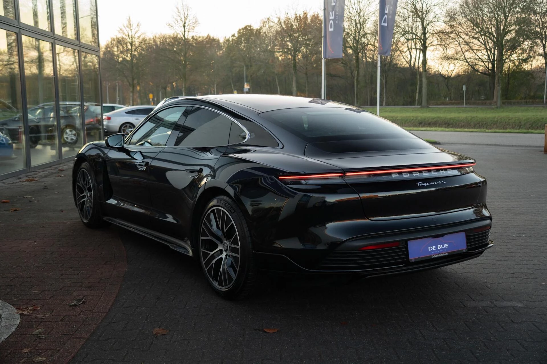 Hoofdafbeelding Porsche Taycan