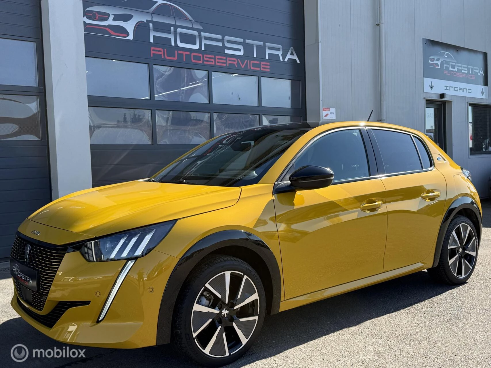 Hoofdafbeelding Peugeot e-208