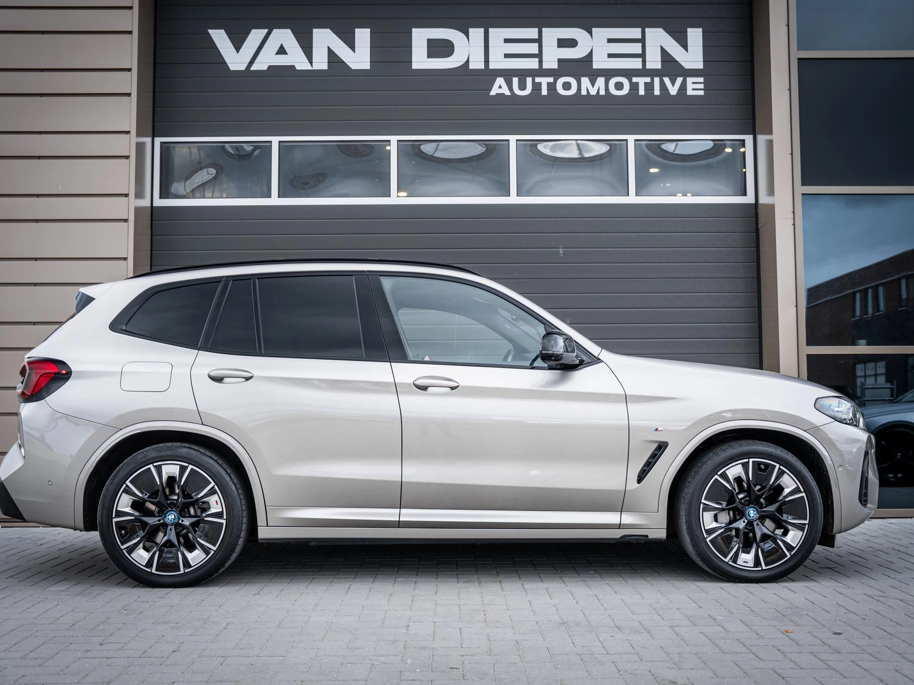 Hoofdafbeelding BMW iX3