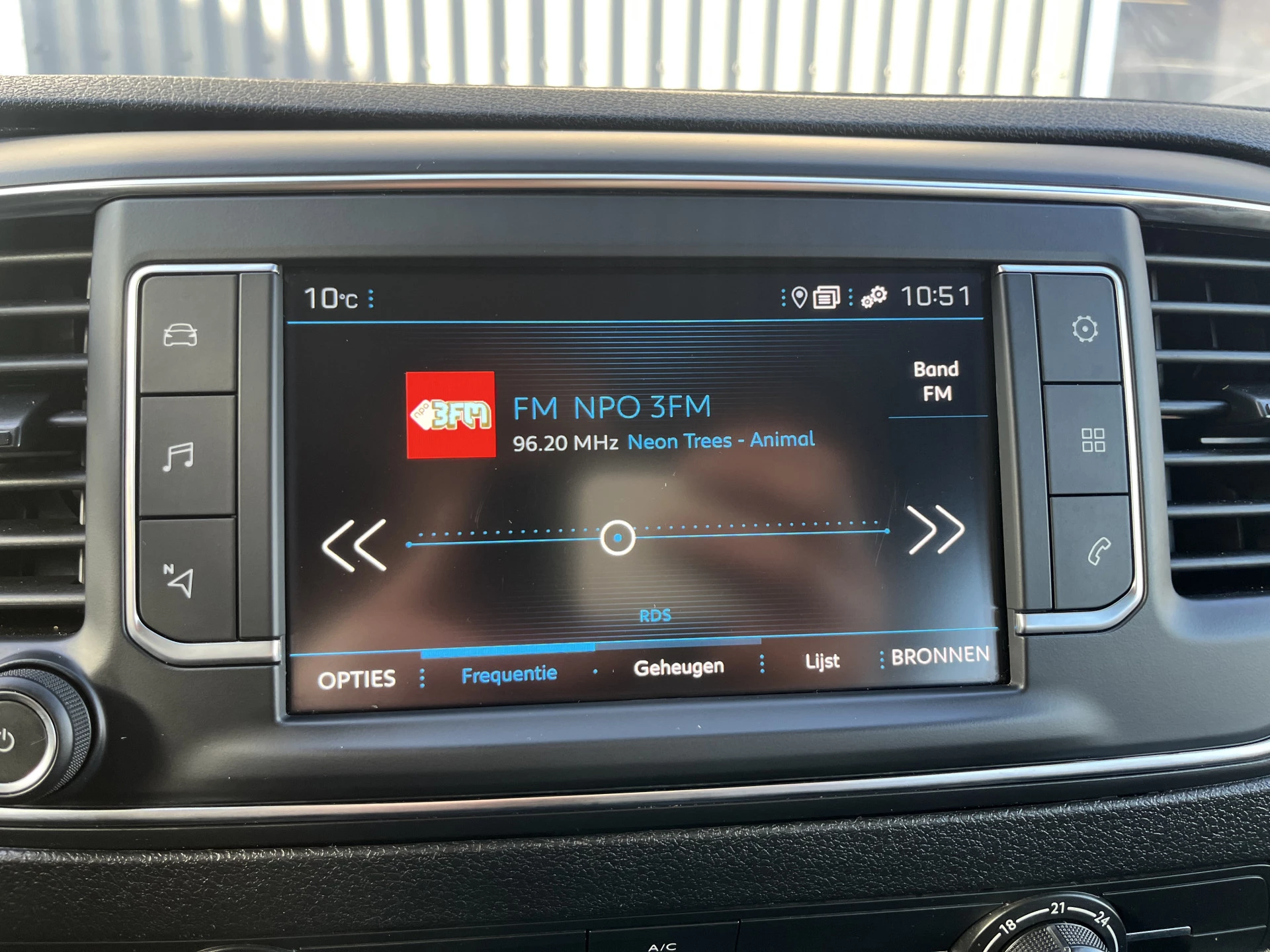 Hoofdafbeelding Peugeot Traveller