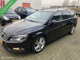 Volkswagen Passat Variant 1.6 TDI BlueMotion Executive Edition Distributie riem bij 241427 vervangen.