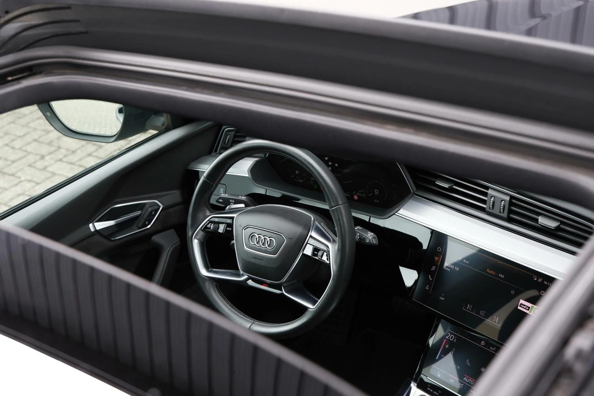 Hoofdafbeelding Audi e-tron