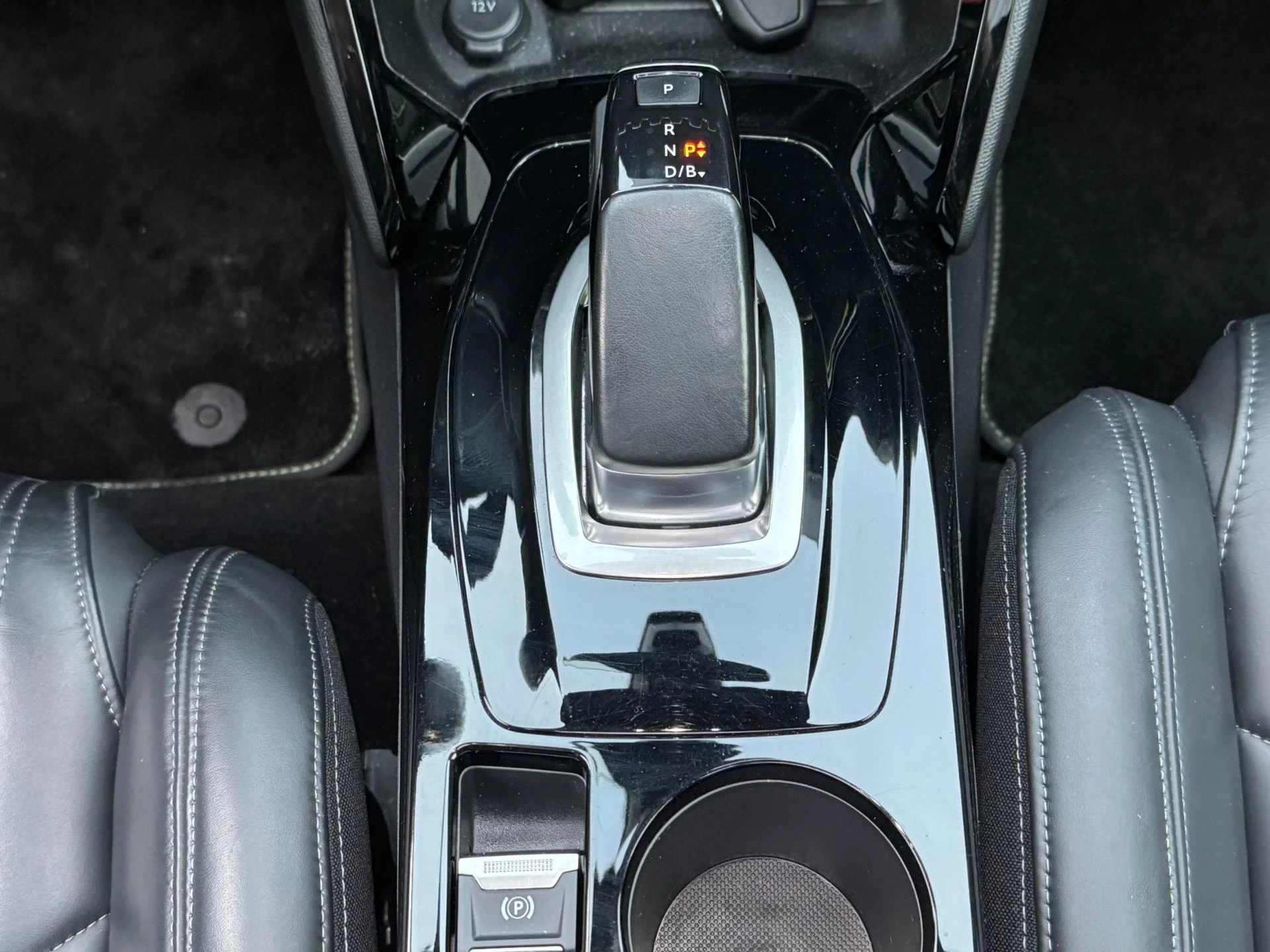 Hoofdafbeelding Peugeot e-2008