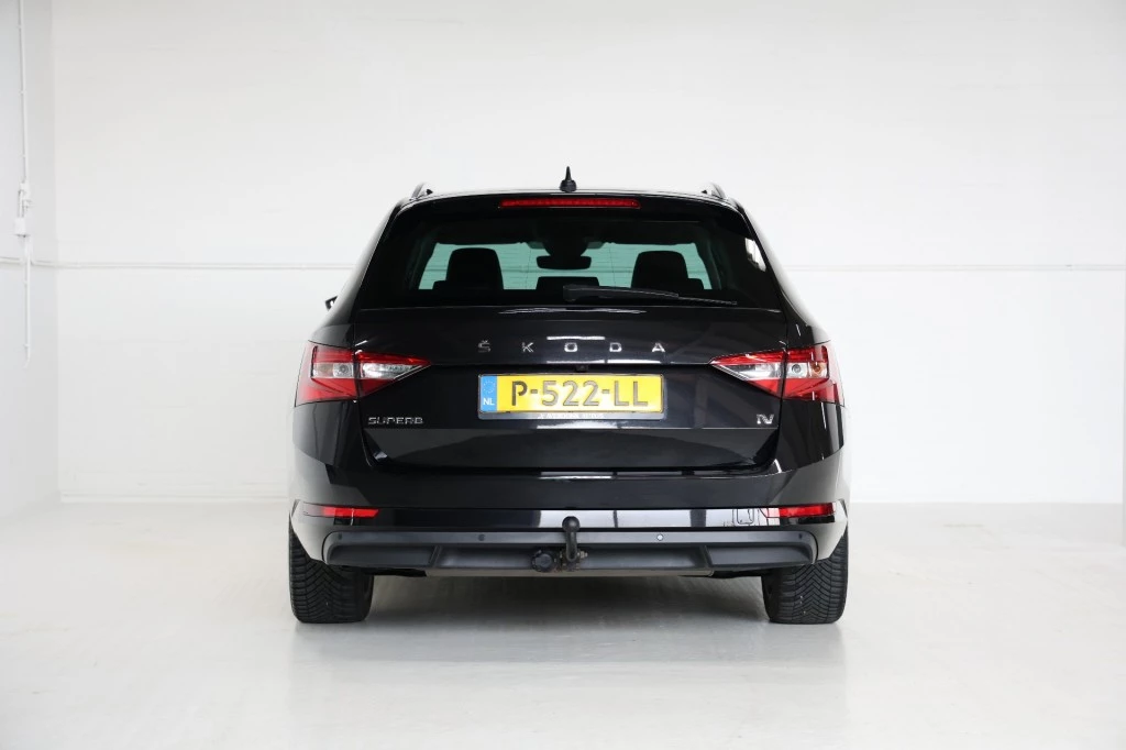 Hoofdafbeelding Škoda Superb