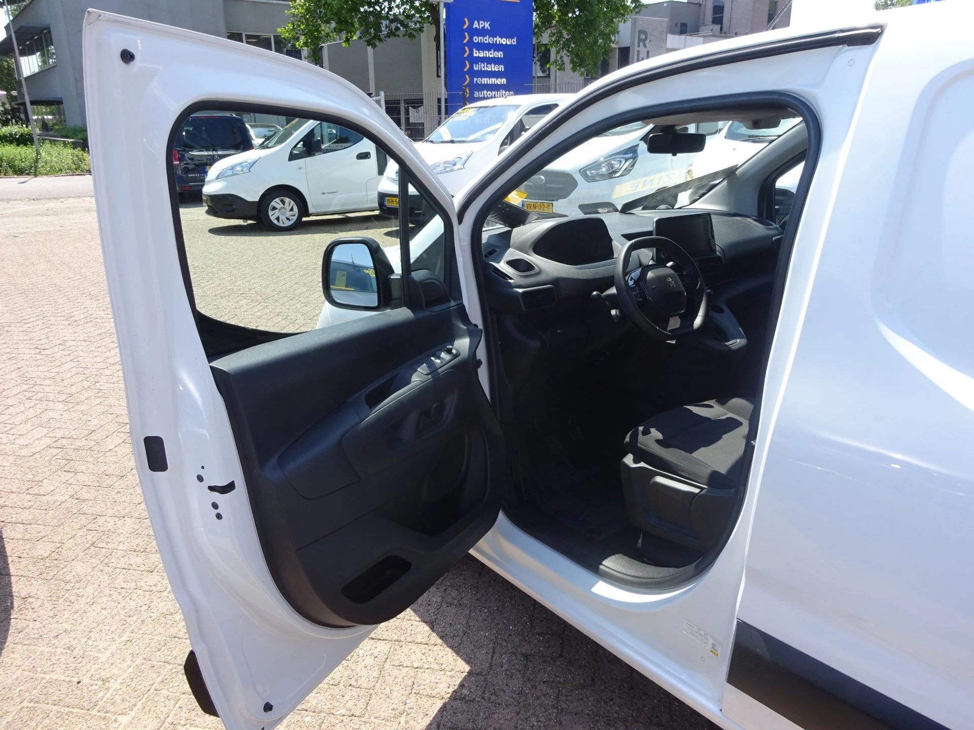 Hoofdafbeelding Peugeot Partner