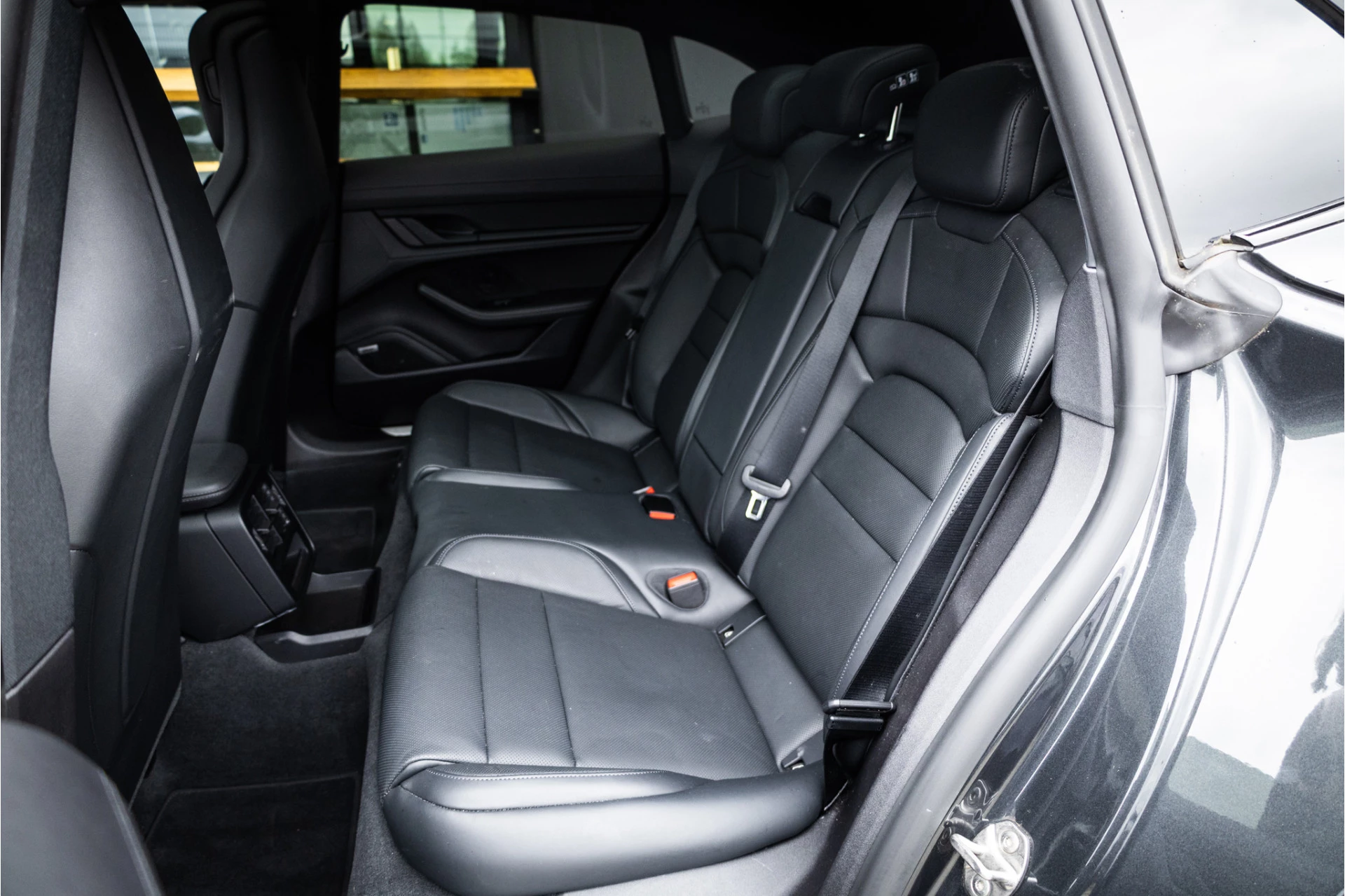 Hoofdafbeelding Porsche Taycan