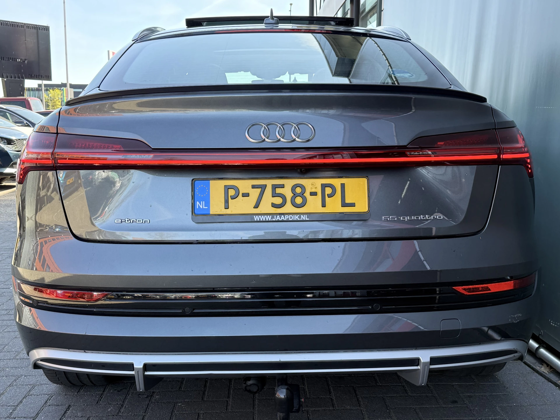 Hoofdafbeelding Audi e-tron