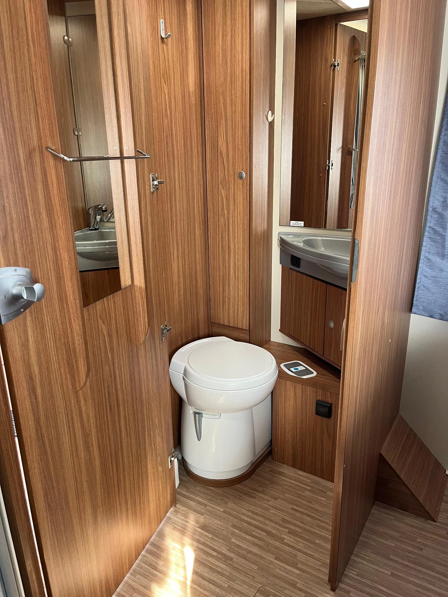 Hoofdafbeelding Carado Capron T 449