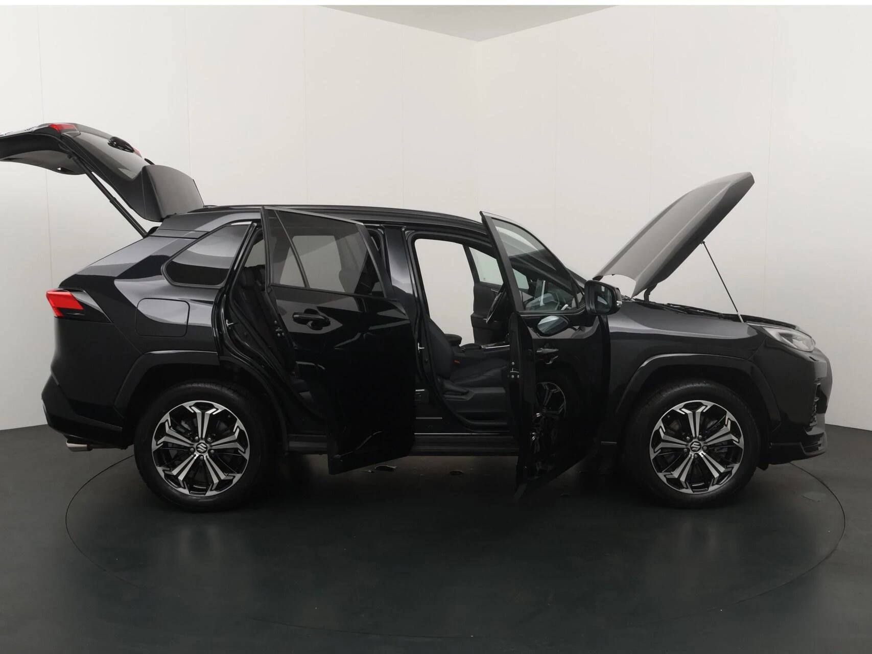 Hoofdafbeelding Suzuki Across