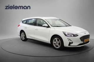 Ford Focus Wagon 1.0 EcoBoost Hybrid Trend Edition Business - Carplay, Camera