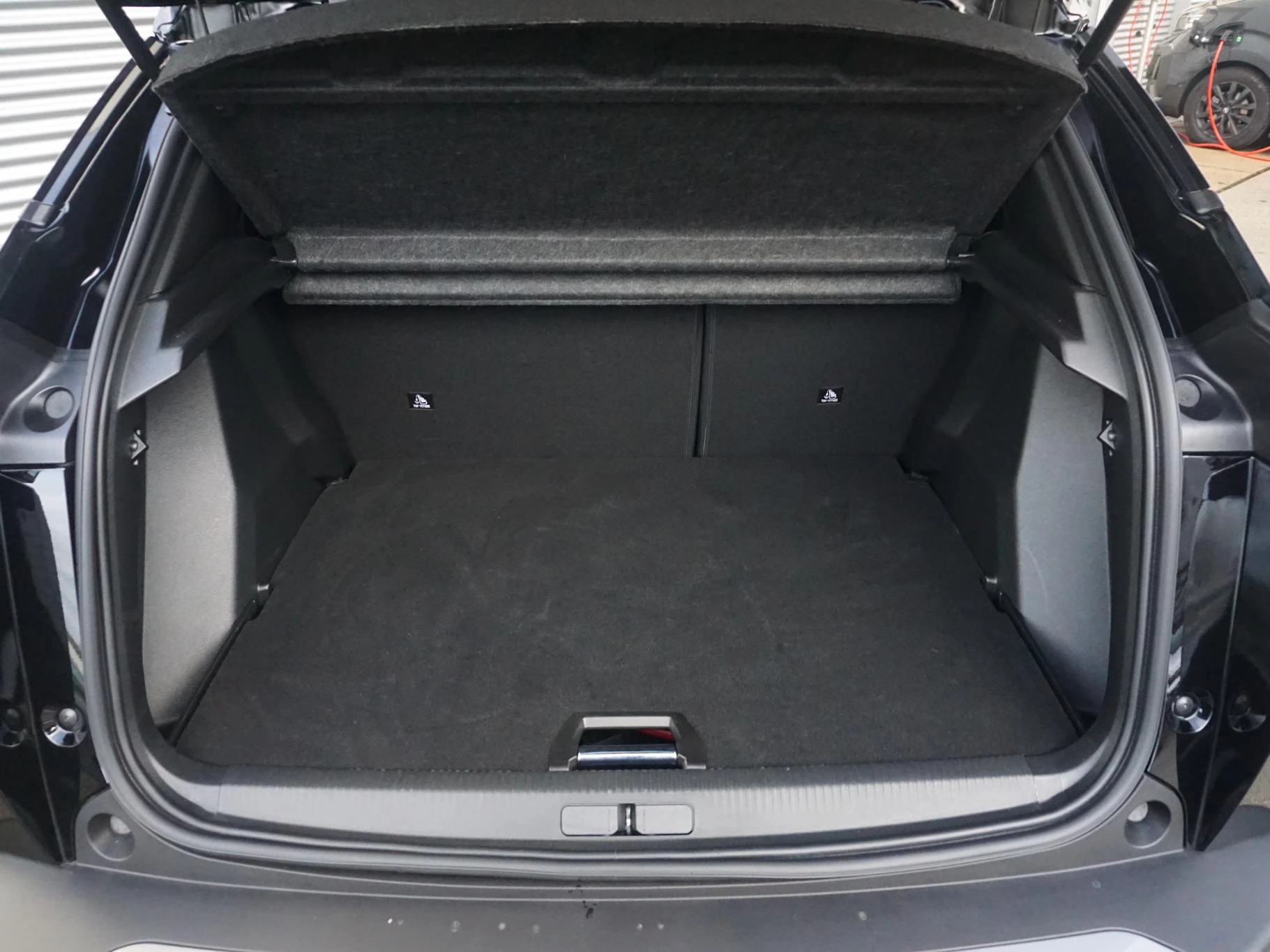 Hoofdafbeelding Peugeot e-2008