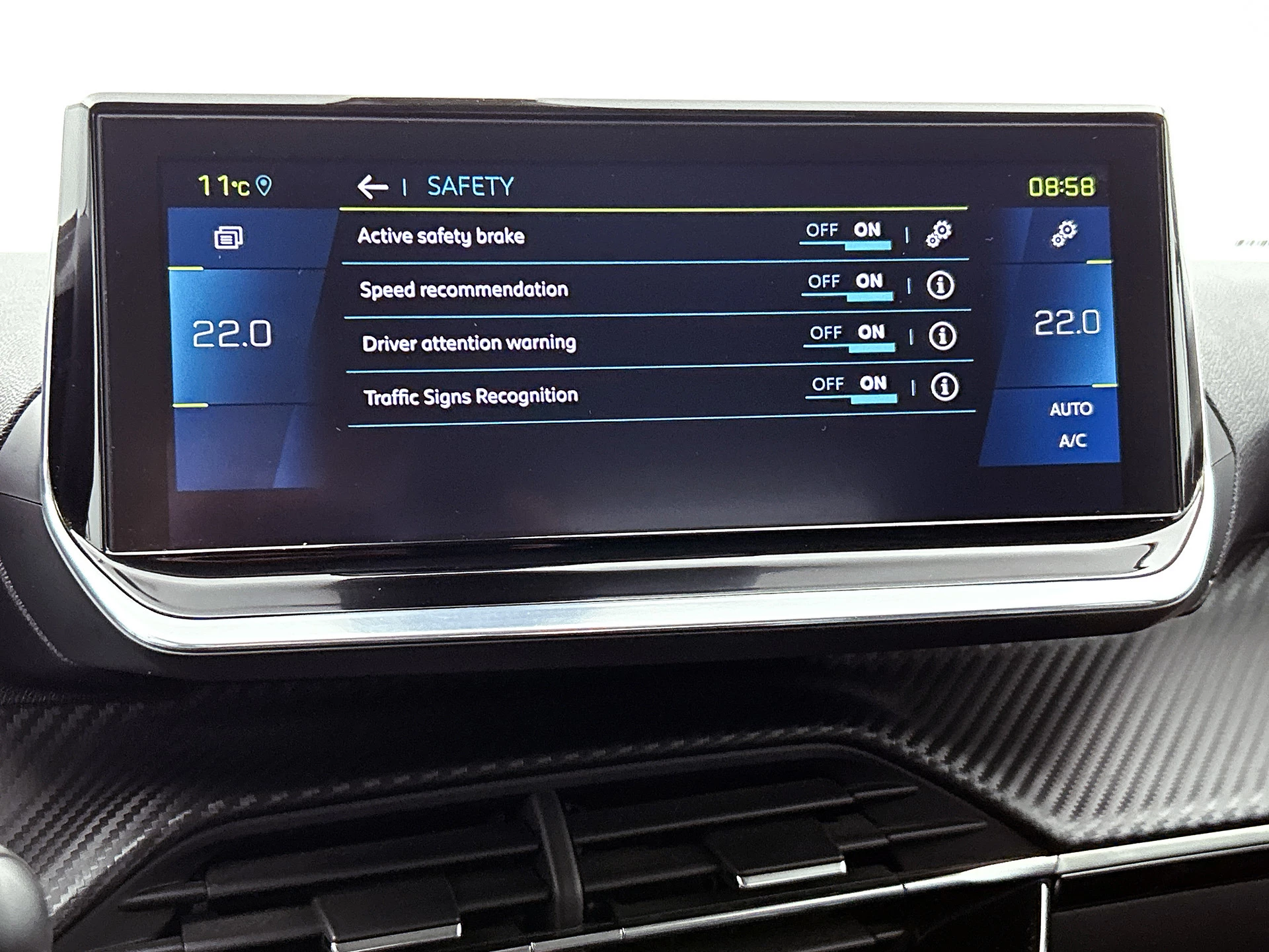 Hoofdafbeelding Peugeot e-2008