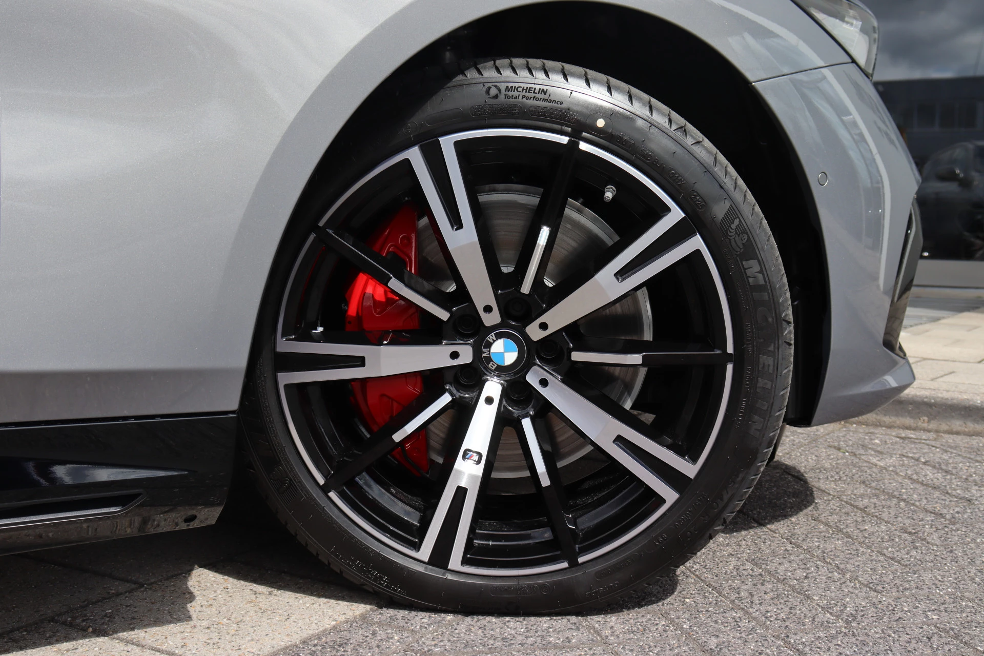 Hoofdafbeelding BMW i5
