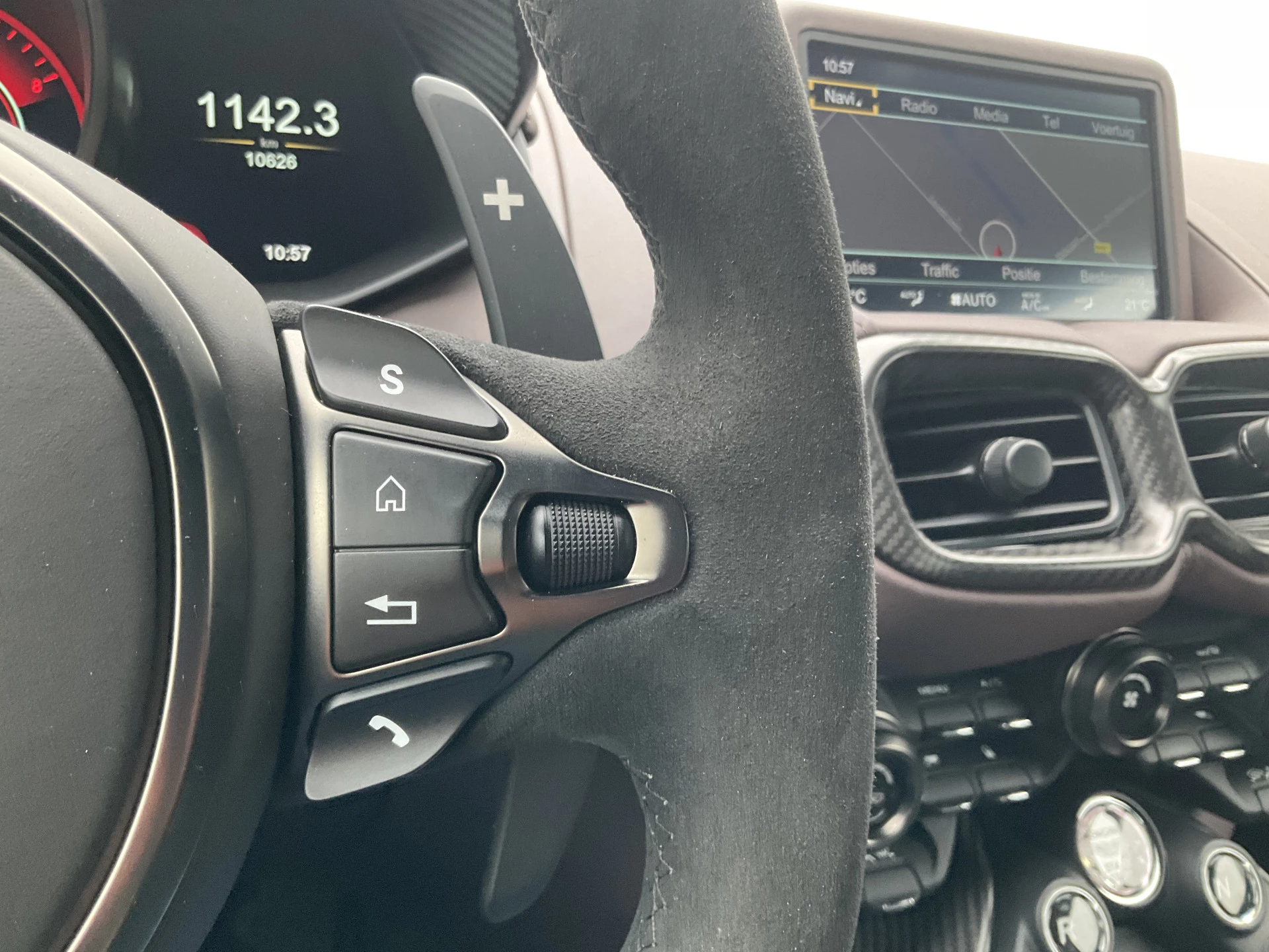 Hoofdafbeelding Aston Martin V8 Vantage