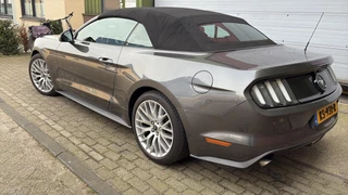 Ford Mustang Convertible 2.3 317PK Handgeschakeld Leder Stoelkoeling Cruise Navi Camera