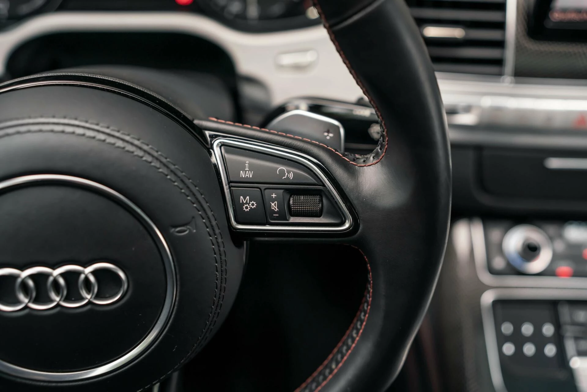 Hoofdafbeelding Audi S8