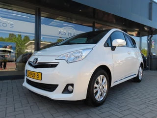 Hoofdafbeelding Toyota Verso-S Toyota Verso-S 1.3 VVT-i Aspiration Ecc Pano Camera Trekhaak 2011