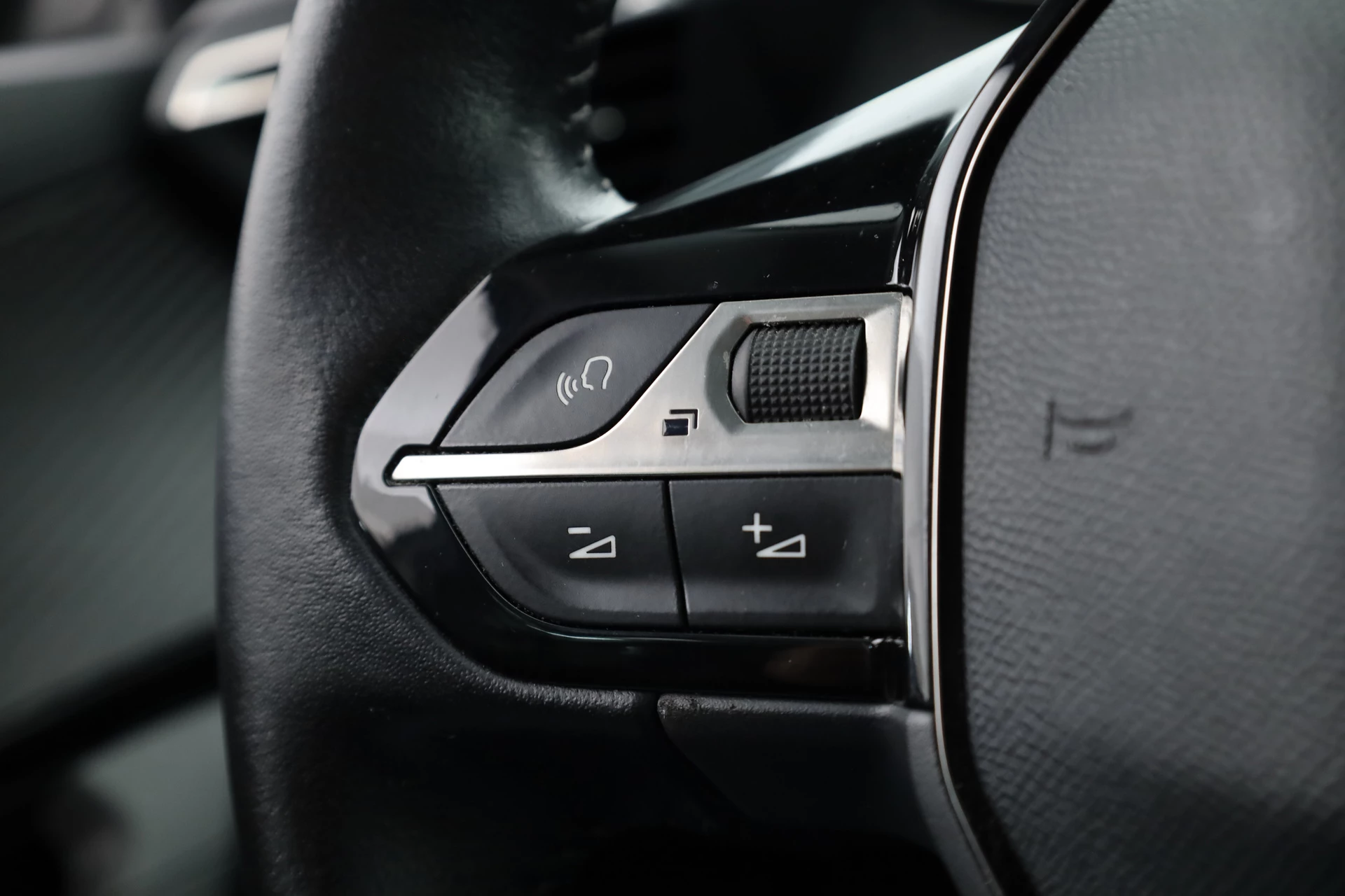 Hoofdafbeelding Peugeot e-2008