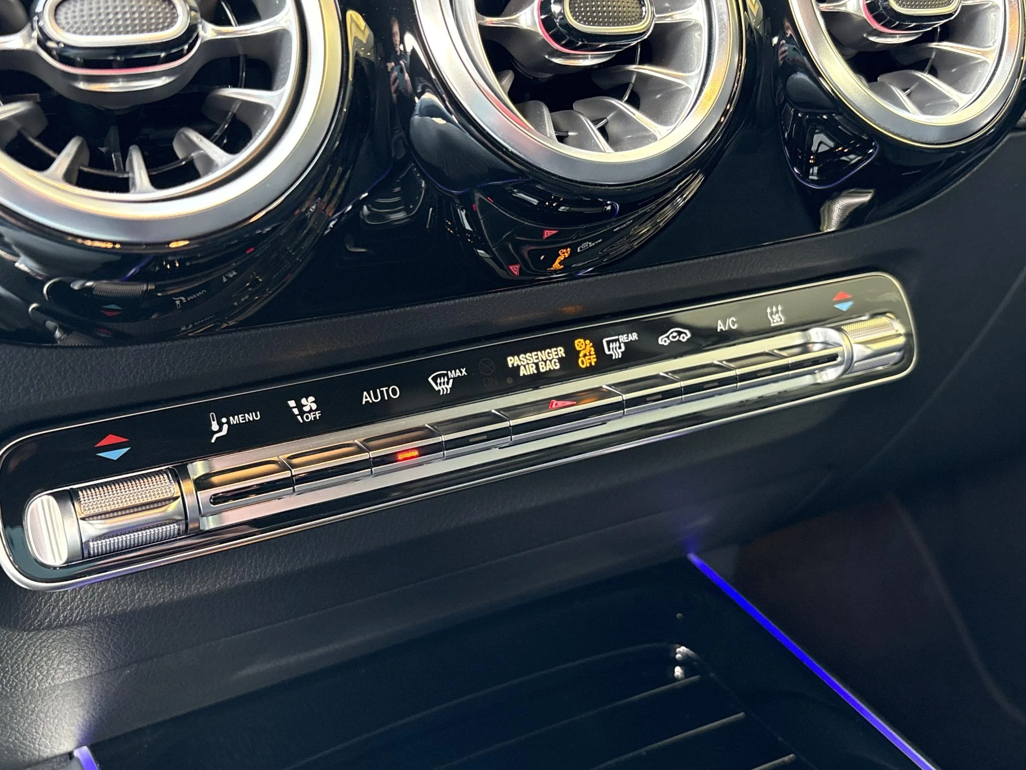 Hoofdafbeelding Mercedes-Benz EQA