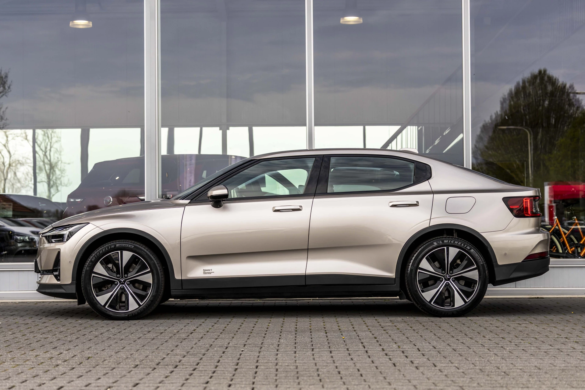 Hoofdafbeelding Polestar 2
