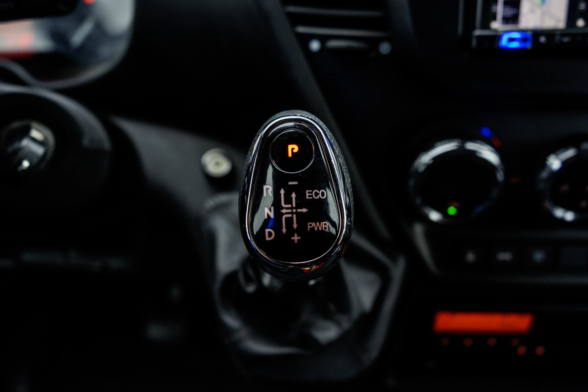 Hoofdafbeelding Iveco 50C18 3.0L | Bakwagen met laadklep | Climatic | Cruise | 180PK | 3.5T Trekgewicht | 2520KG Laadvermogen