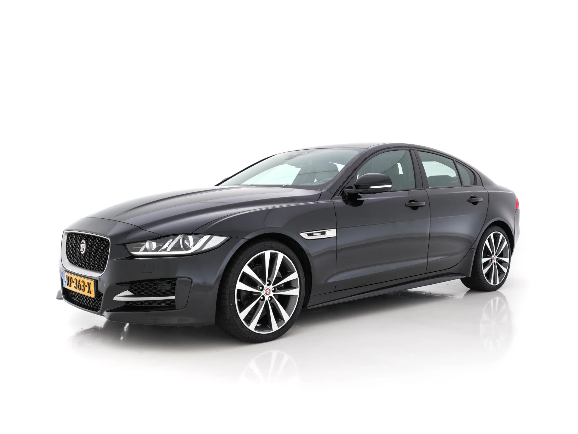 Hoofdafbeelding Jaguar XE