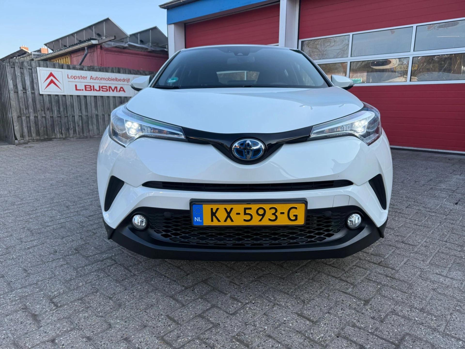 Hoofdafbeelding Toyota C-HR