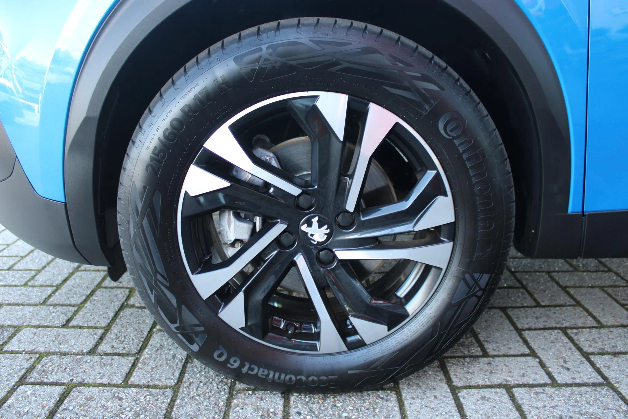 Hoofdafbeelding Peugeot e-2008