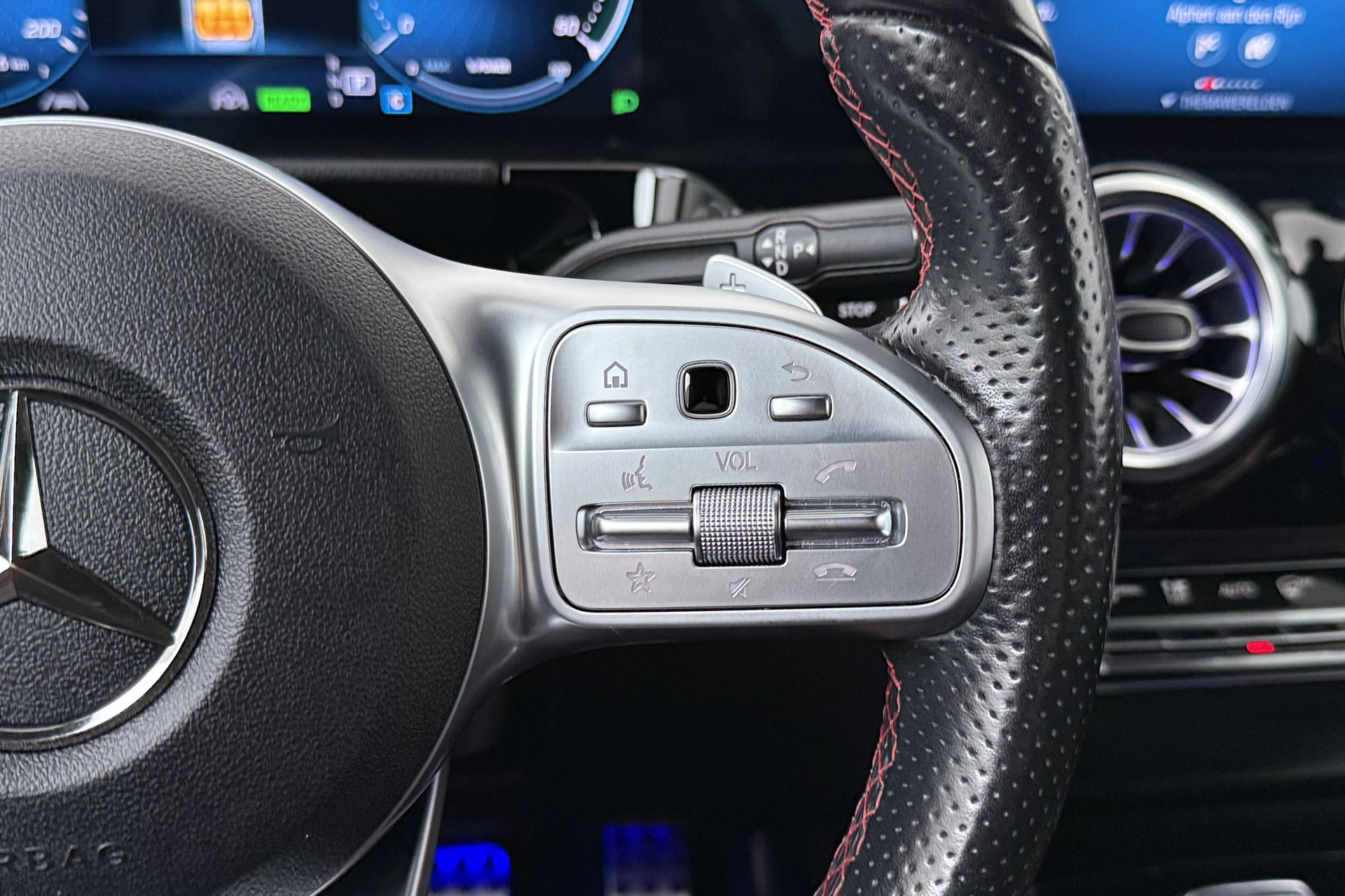 Hoofdafbeelding Mercedes-Benz EQA