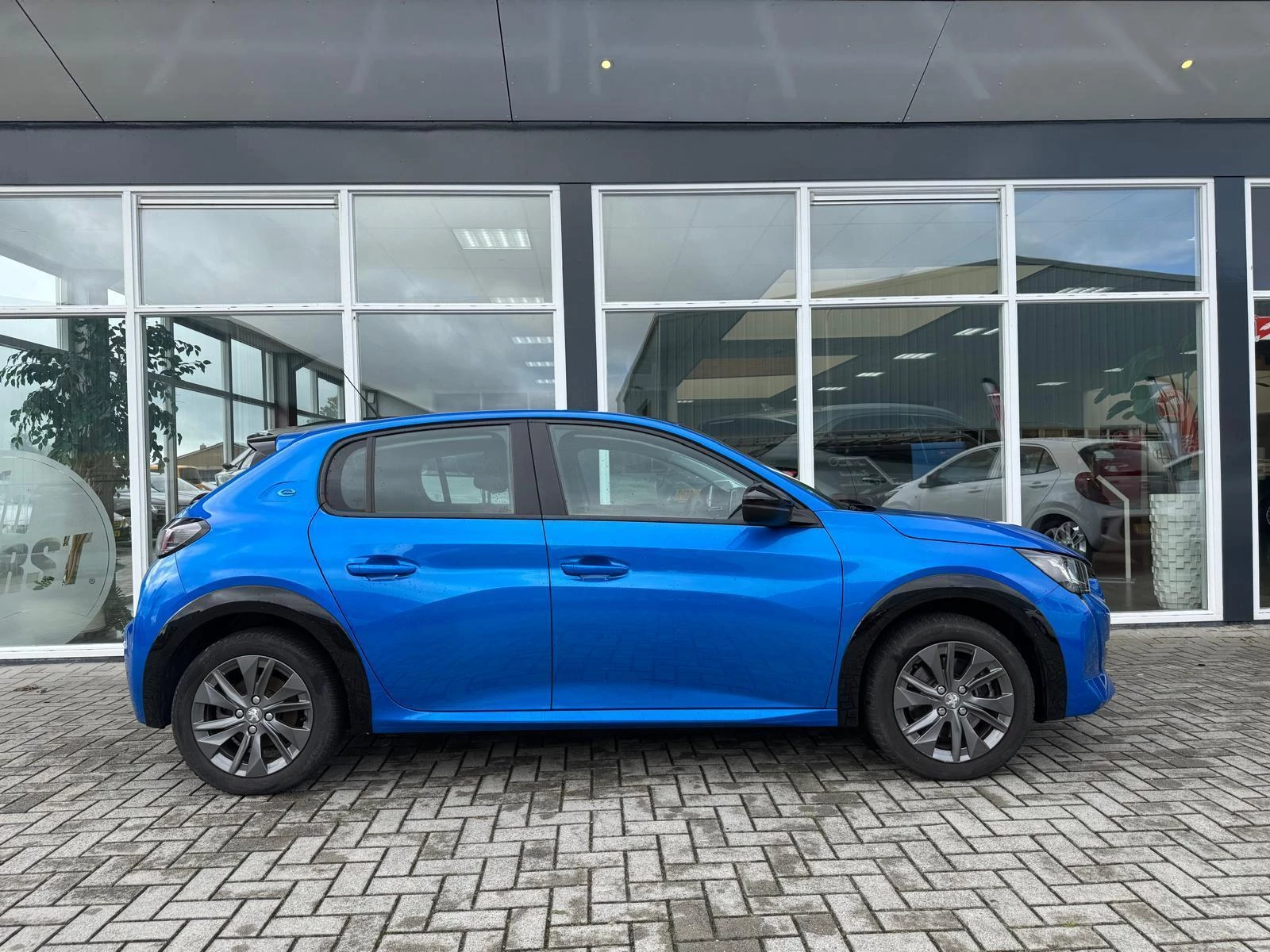 Hoofdafbeelding Peugeot e-208