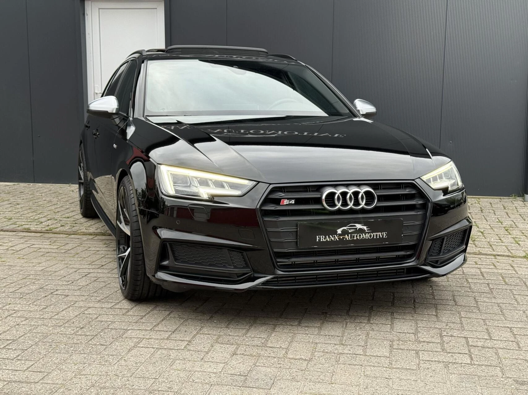 Hoofdafbeelding Audi S4