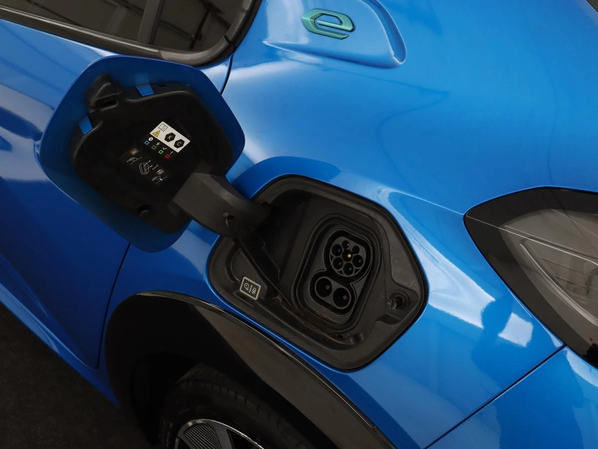 Hoofdafbeelding Peugeot e-208