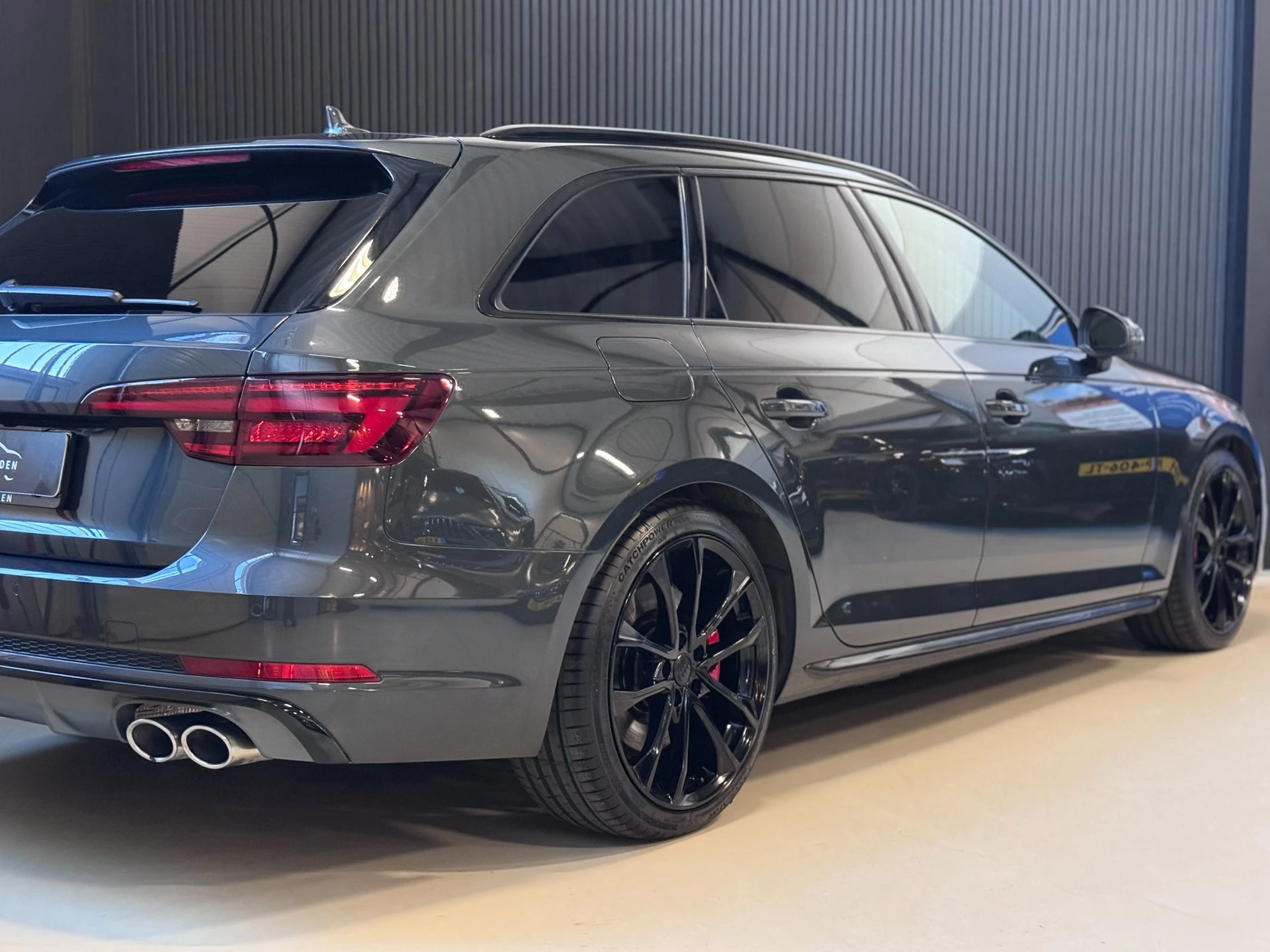 Hoofdafbeelding Audi S4