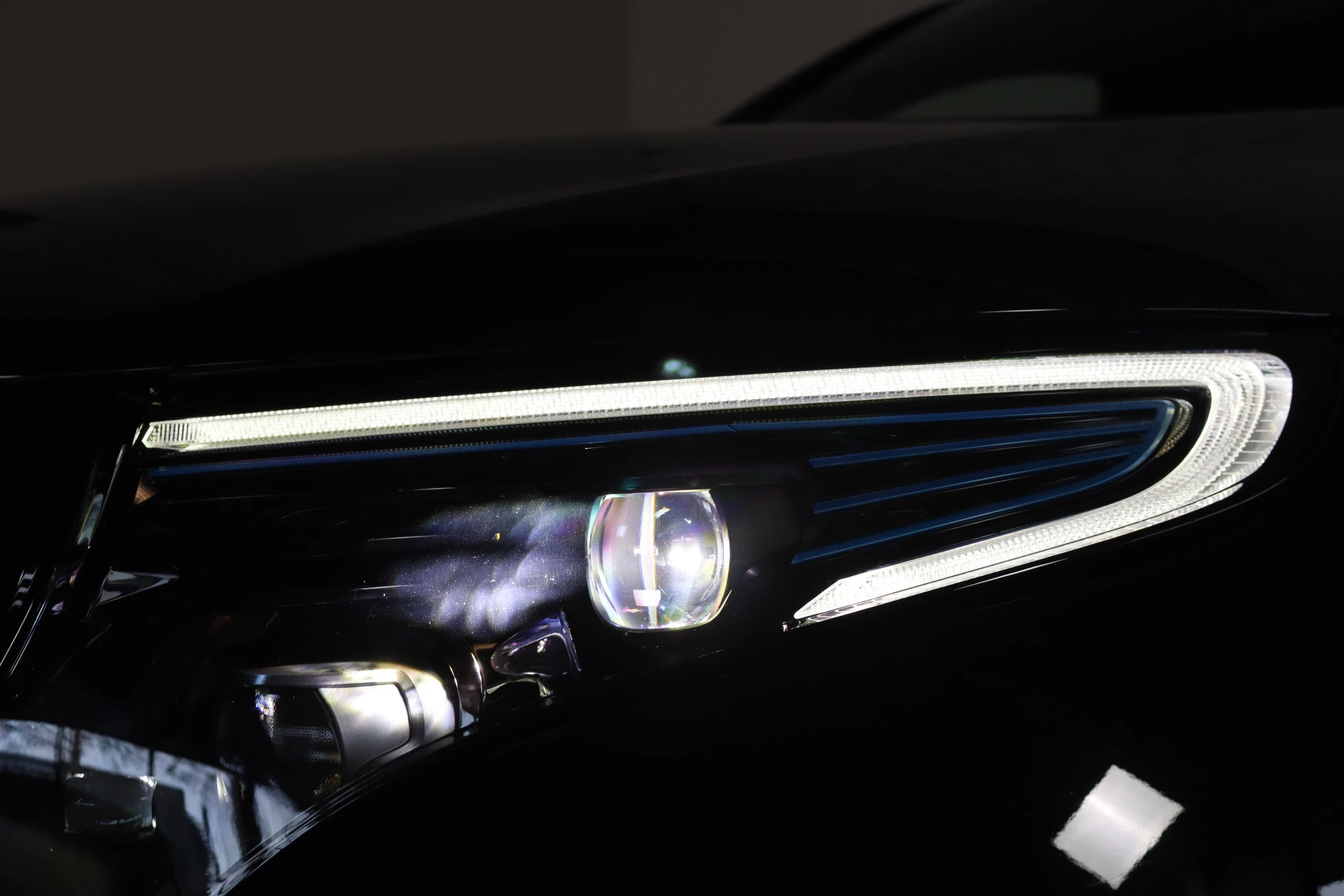 Hoofdafbeelding Mercedes-Benz EQC