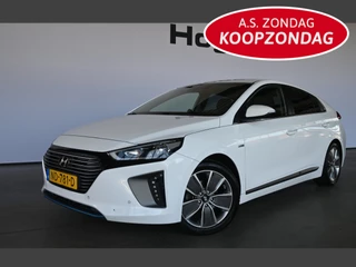 Hoofdafbeelding Hyundai IONIQ Hyundai IONIQ 1.6 GDi Hybride First Edition Automaat Clima Navigatie Schuifdak Rijklaarprijs Inruil Mogelijk!