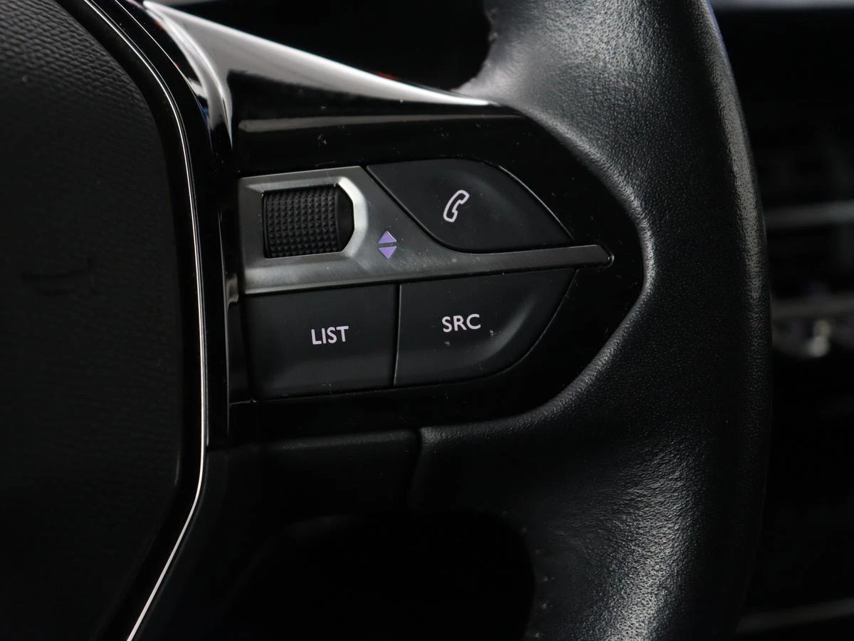 Hoofdafbeelding Peugeot e-2008