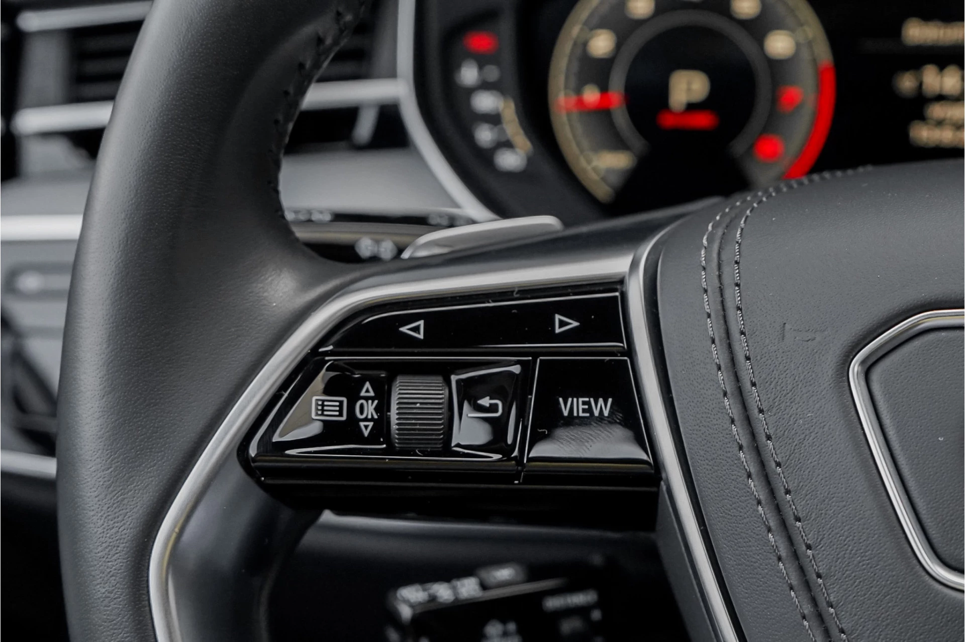 Hoofdafbeelding Audi A8