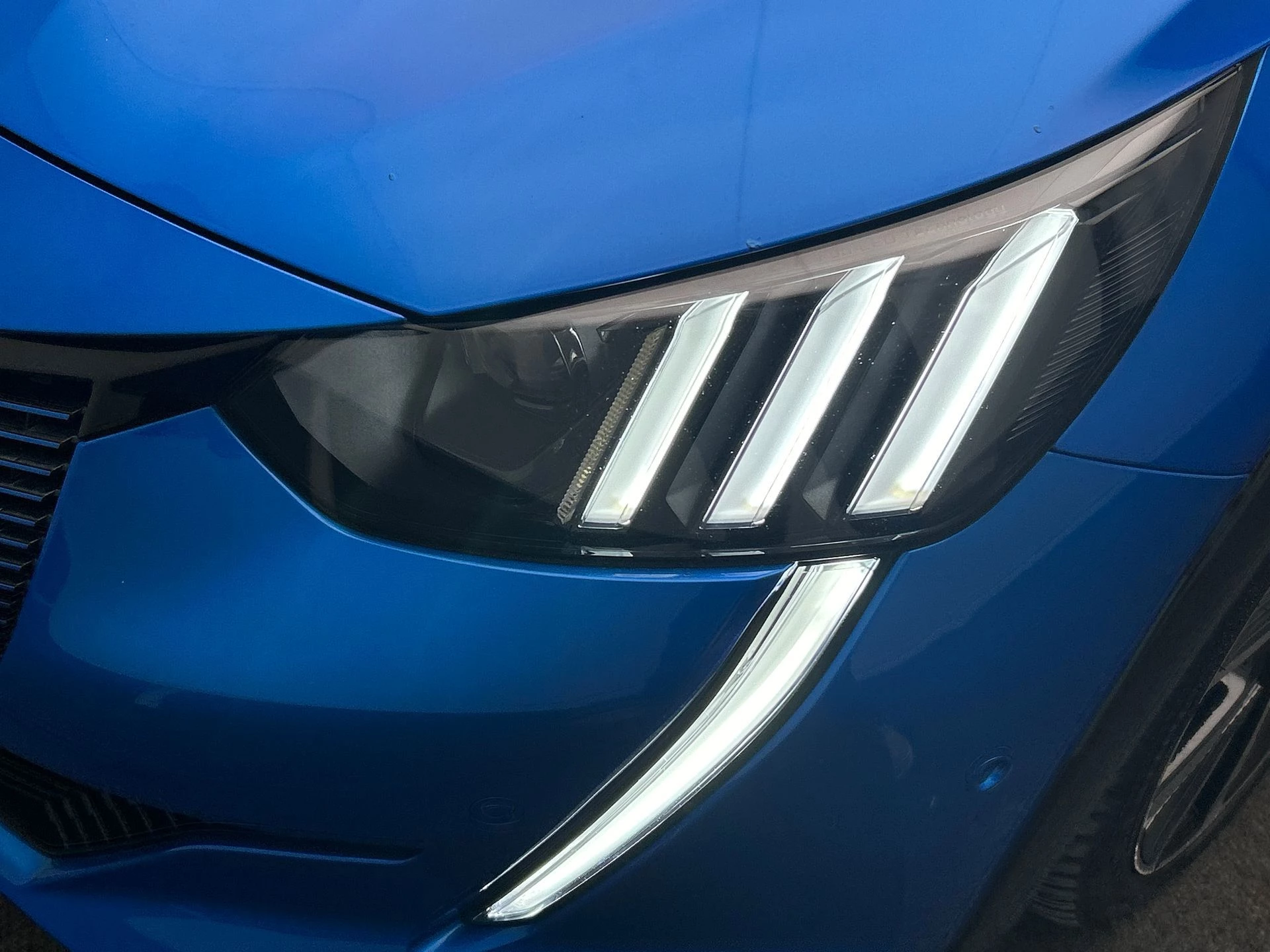 Hoofdafbeelding Peugeot e-208