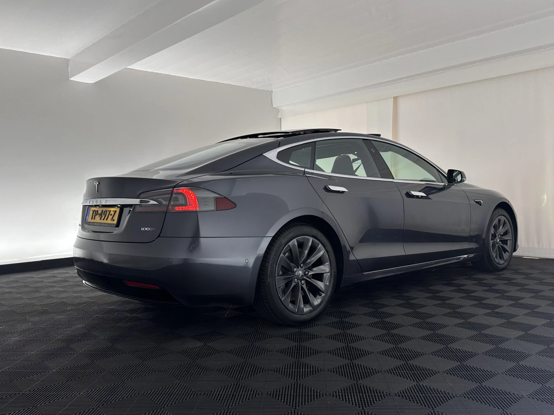Hoofdafbeelding Tesla Model S