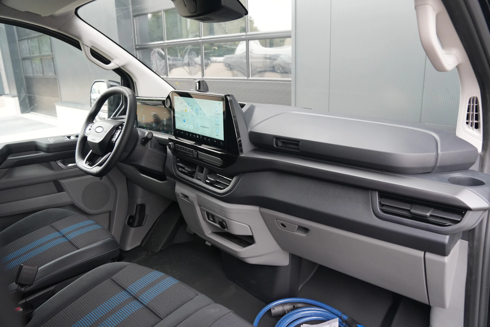 Hoofdafbeelding Ford E-Transit Custom