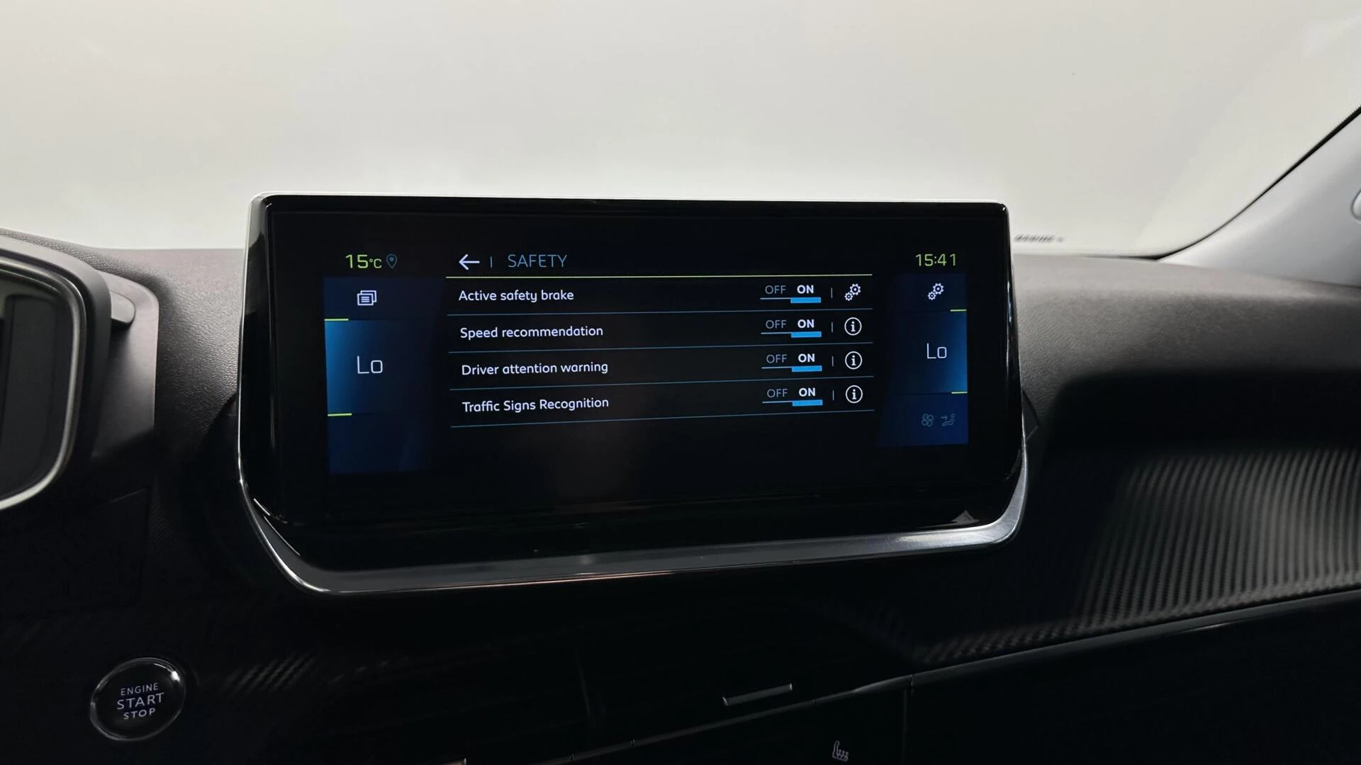 Hoofdafbeelding Peugeot e-2008