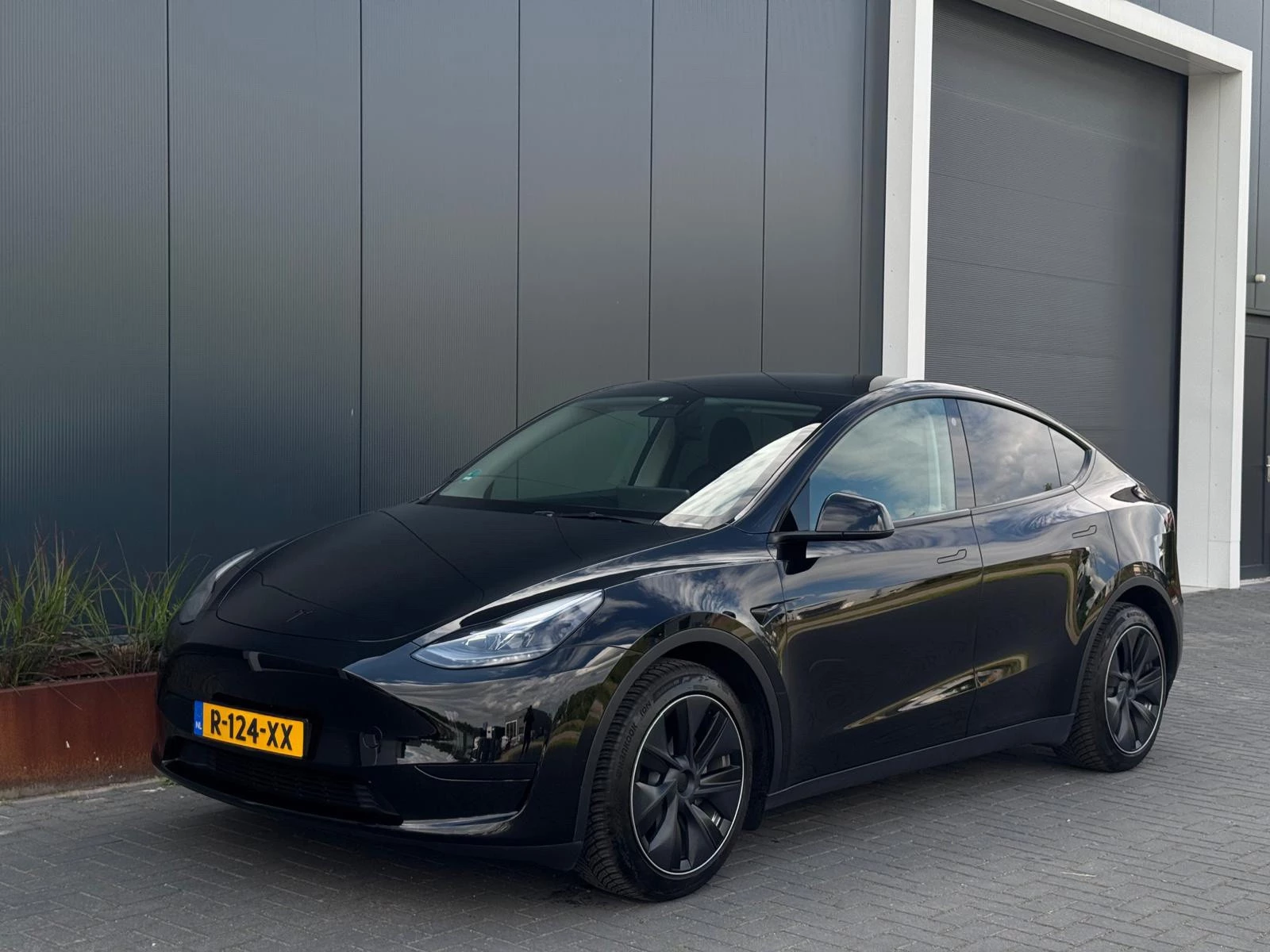 Hoofdafbeelding Tesla Model Y