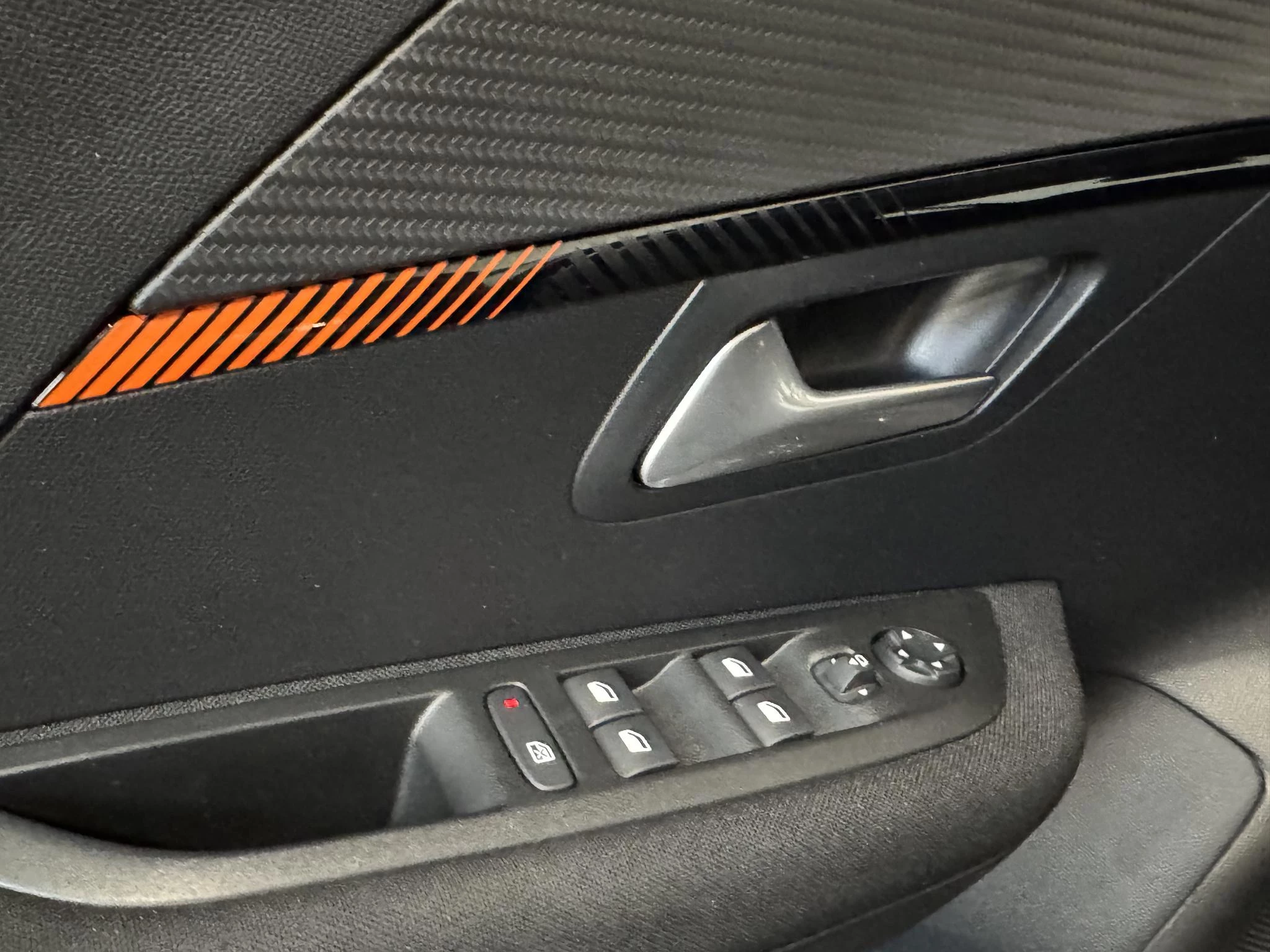 Hoofdafbeelding Peugeot e-208