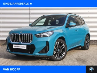 BMW X1 xDrive30e High Executive M Sport Automaat / Panoramadak / Trekhaak / Sportstoelen / Parking Assistant Professional / M Adaptief onderstel / Adaptieve LED / Head-Up / Harman Kardon