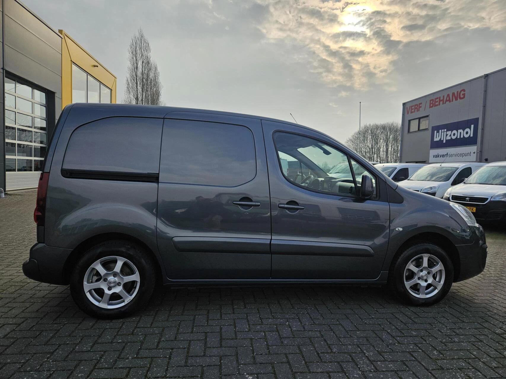 Hoofdafbeelding Peugeot Partner